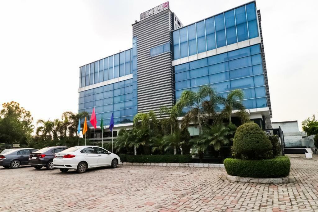 La Silver Leaf Hotel Nawashahr ภายนอก รูปภาพ