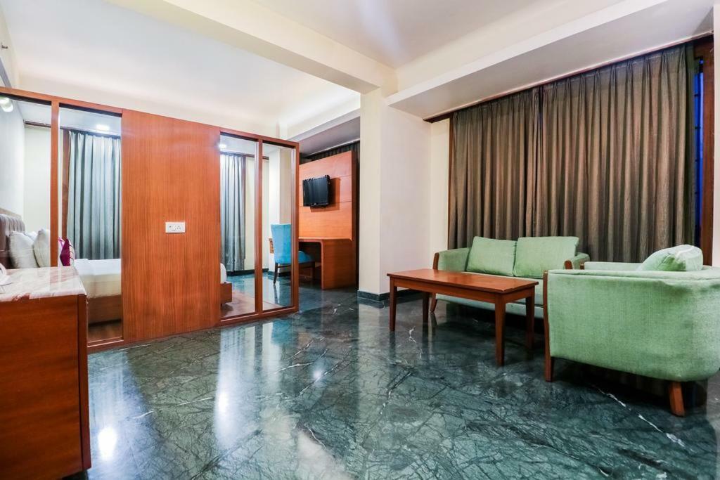 La Silver Leaf Hotel Nawashahr ภายนอก รูปภาพ