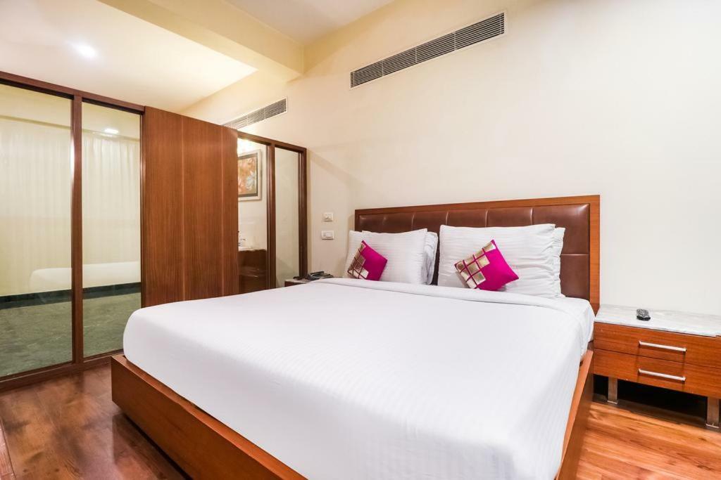 La Silver Leaf Hotel Nawashahr ภายนอก รูปภาพ