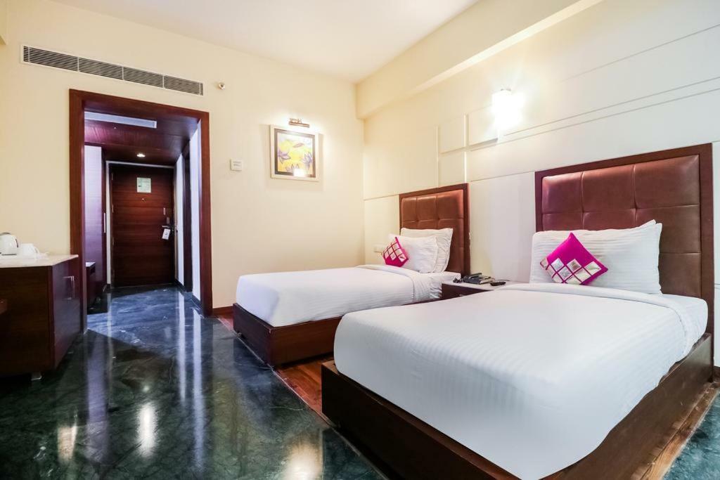 La Silver Leaf Hotel Nawashahr ภายนอก รูปภาพ
